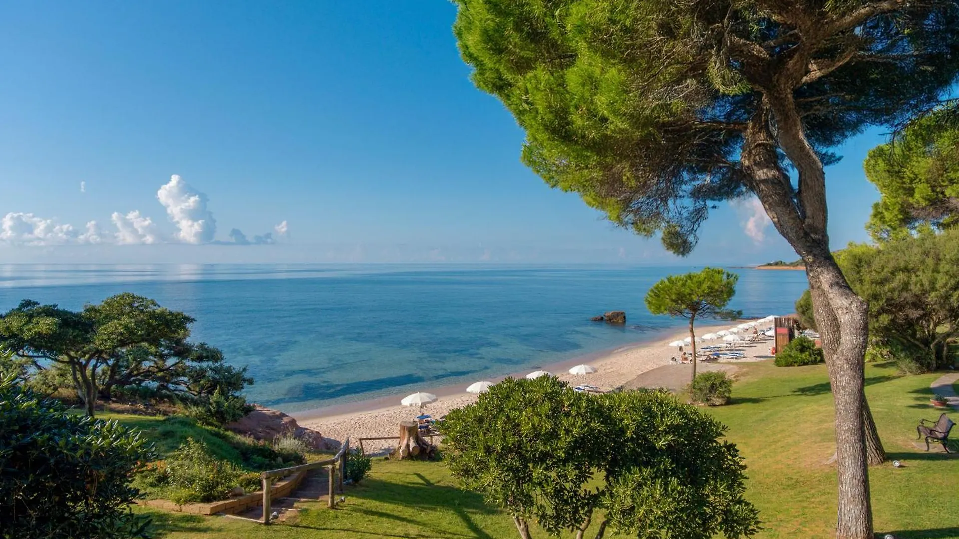 Luna Sardinia سانتا مارغريتا دي 4*,